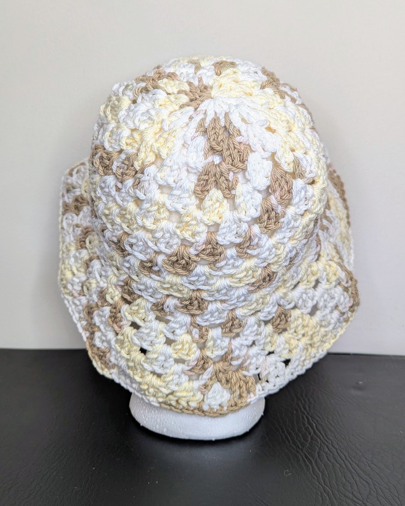Granny Stitch Crochet Bucket Hat (Queen Ann's Lace Ombre)