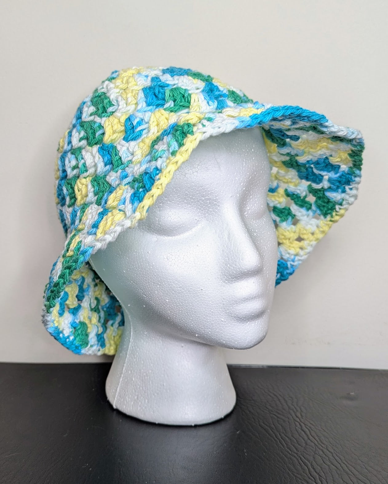 Granny Stitch Crochet Bucket Hat (Mod Ombre)