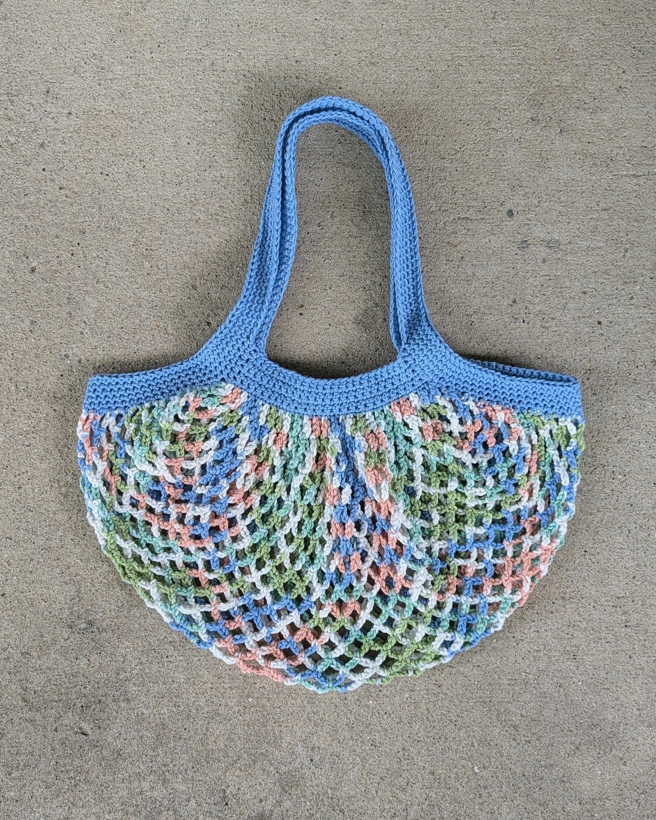 Diamond Mesh Round Market Bag (Medium Light Blue & Stoneware Ombre)