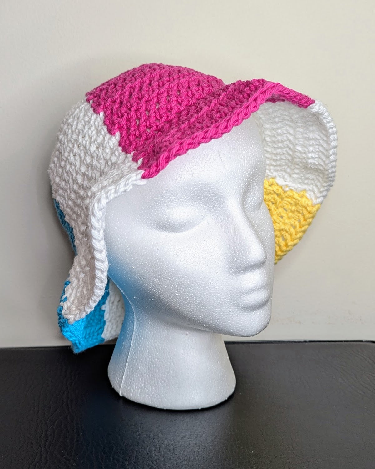 Classic Beach Ball Bucket Hat (Regular Fit)