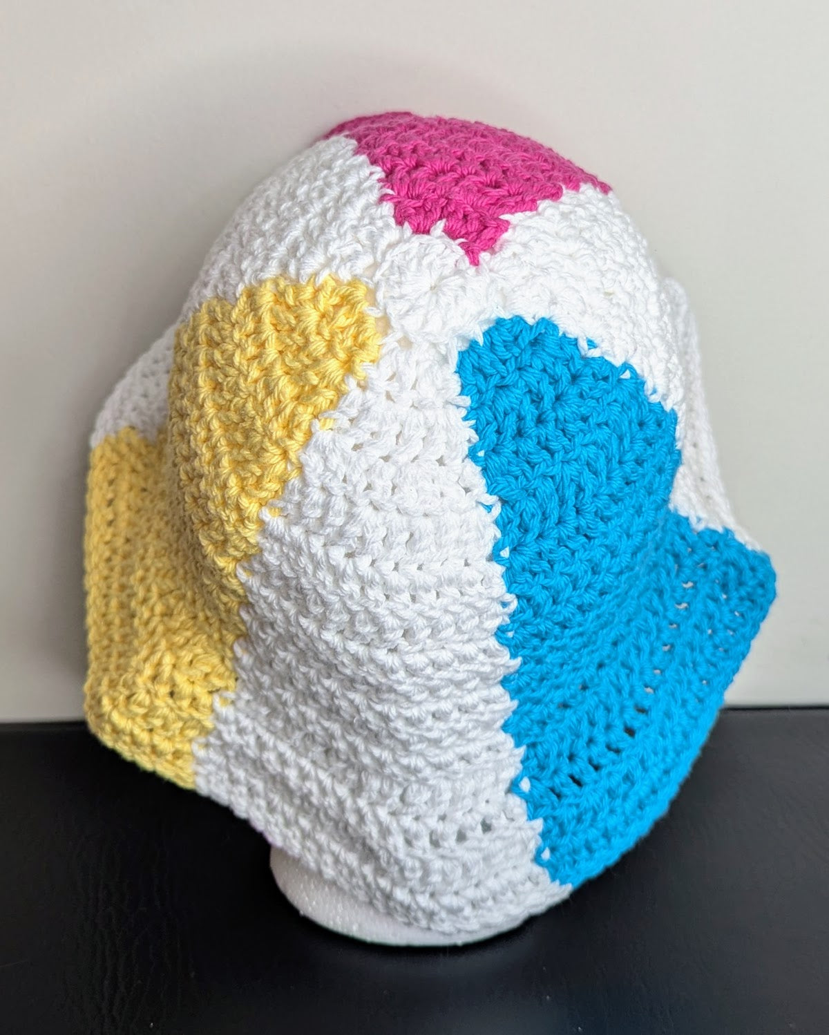 Classic Beach Ball Bucket Hat (Regular Fit)