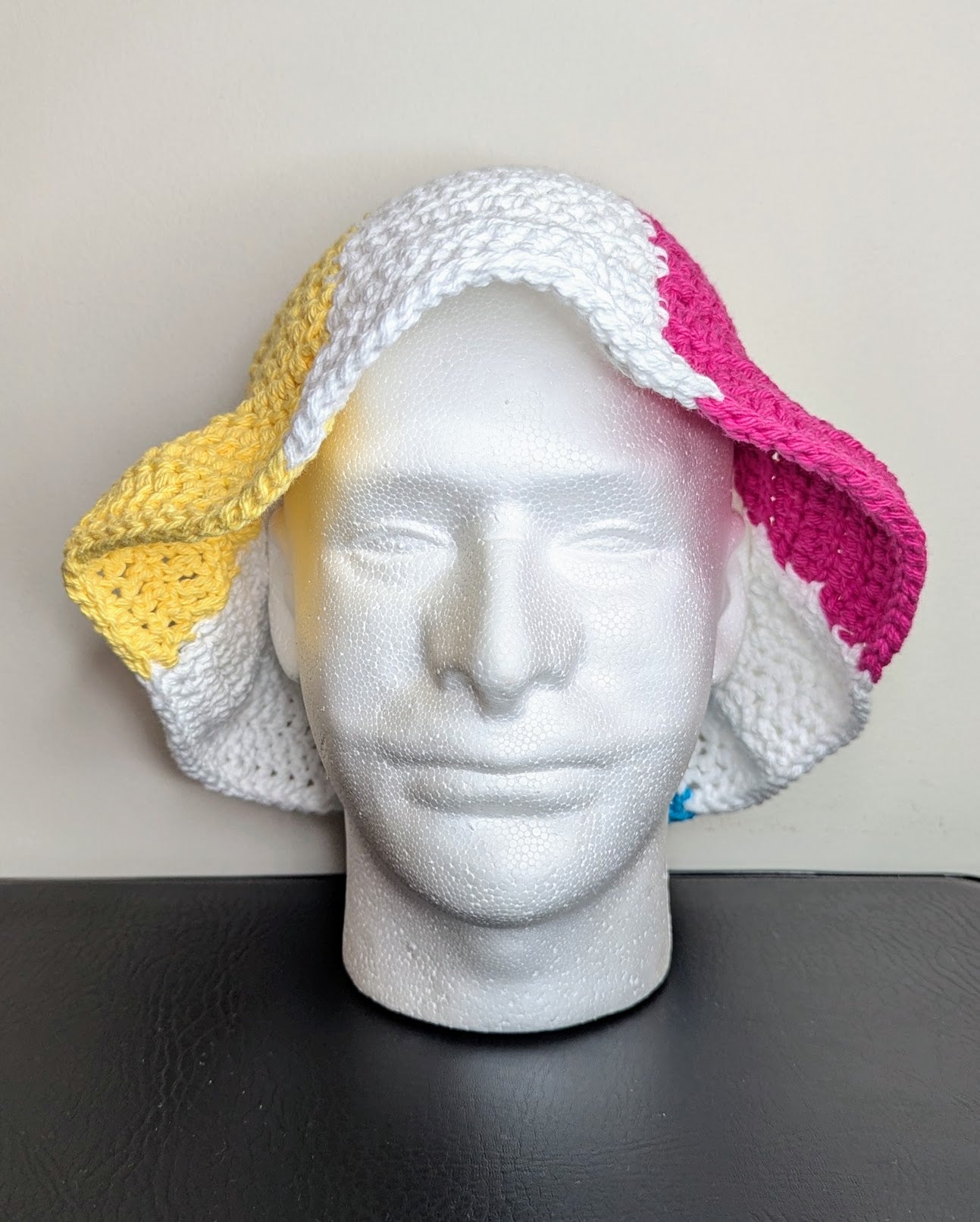 Classic Beach Ball Bucket Hat (Loose Fit)