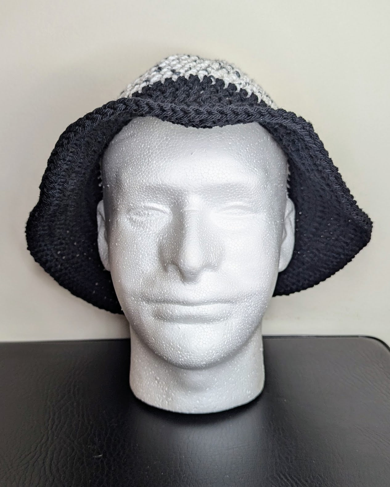 Two-Tone Bucket Hat (Salt n Pepper & Black)