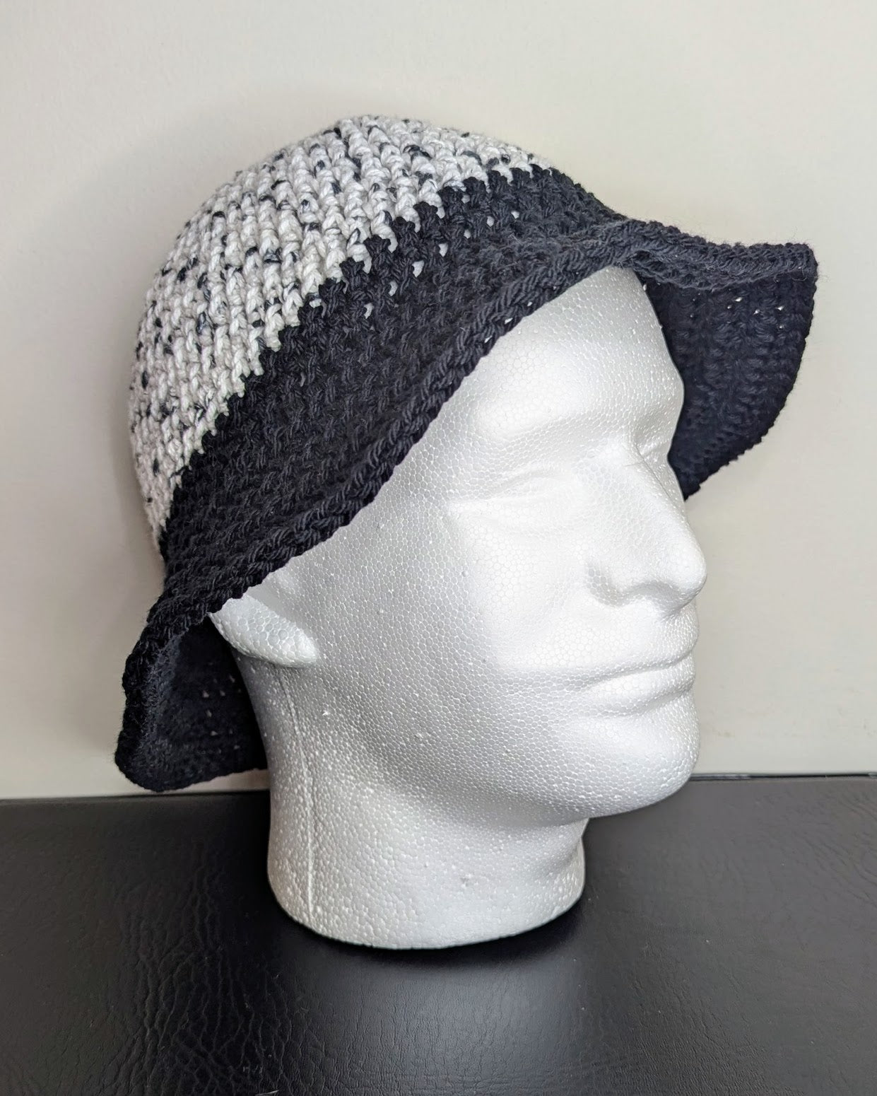 Two-Tone Bucket Hat (Salt n Pepper & Black)