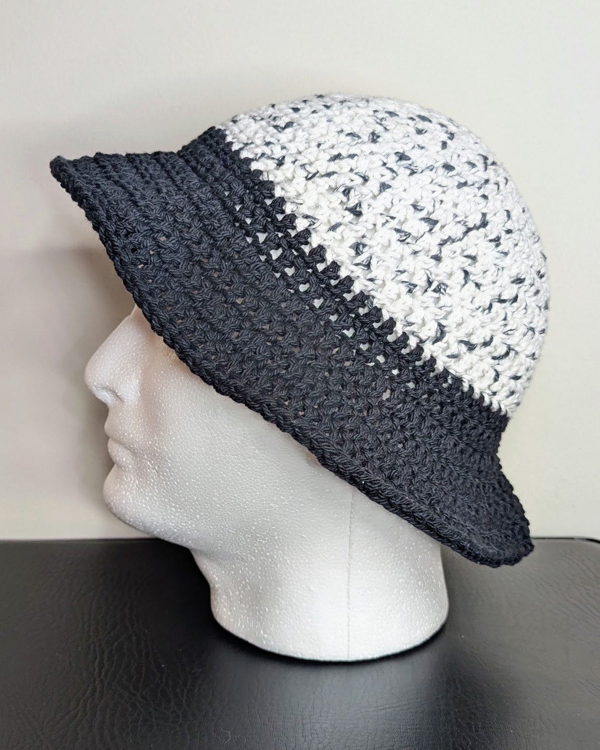 Two-Tone Bucket Hat (Salt n Pepper & Black)