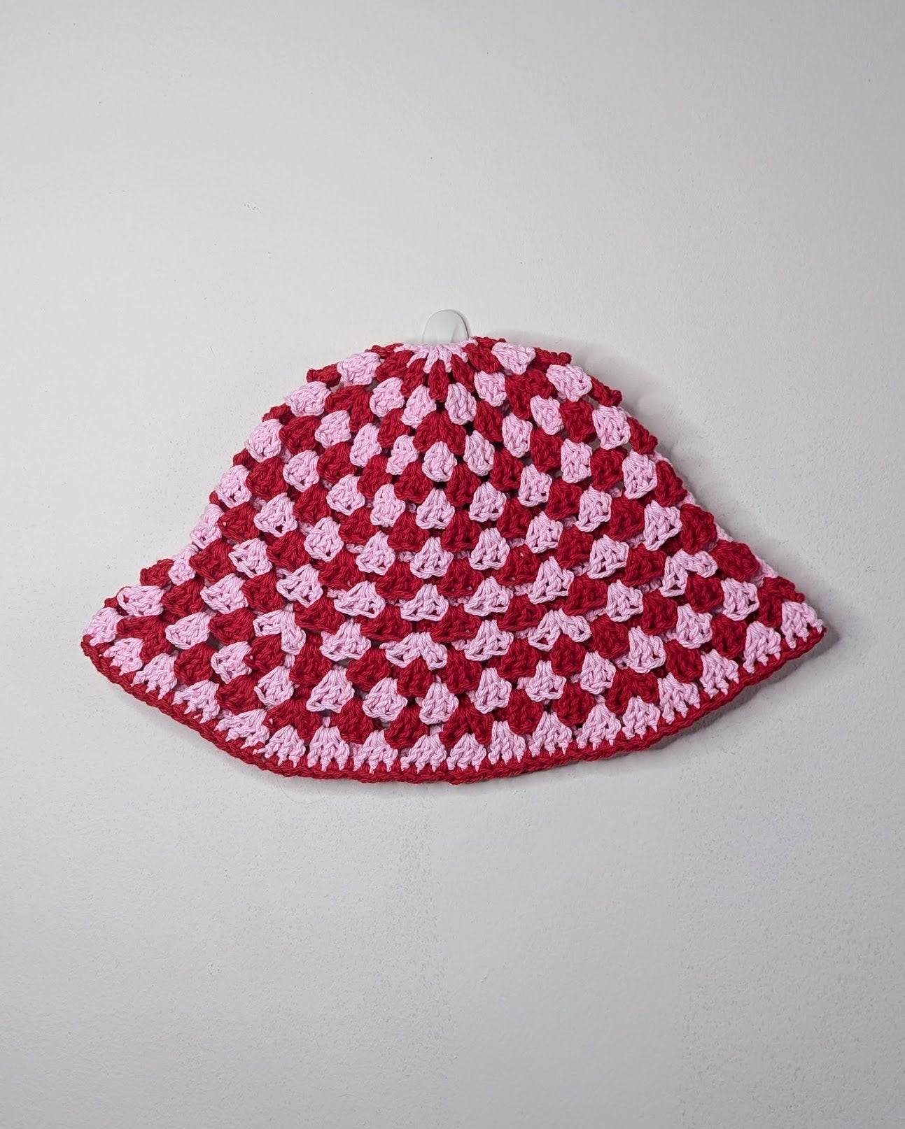 Granny Stitch Crochet Bucket Hat (Pastel Pink & Red)